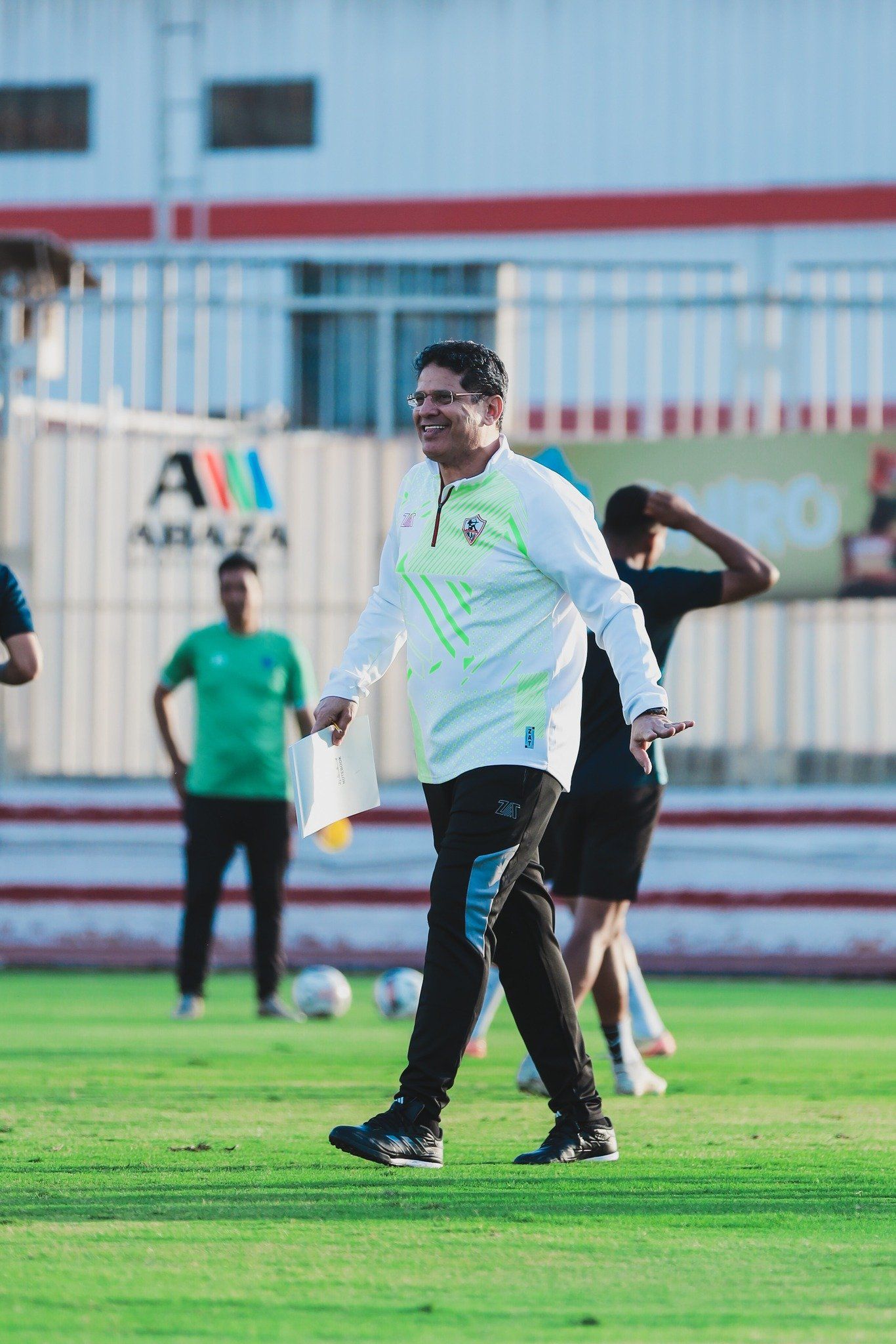 4 مشاهد من ظهور أيمن الرمادى فى المران الأول مع الزمالك