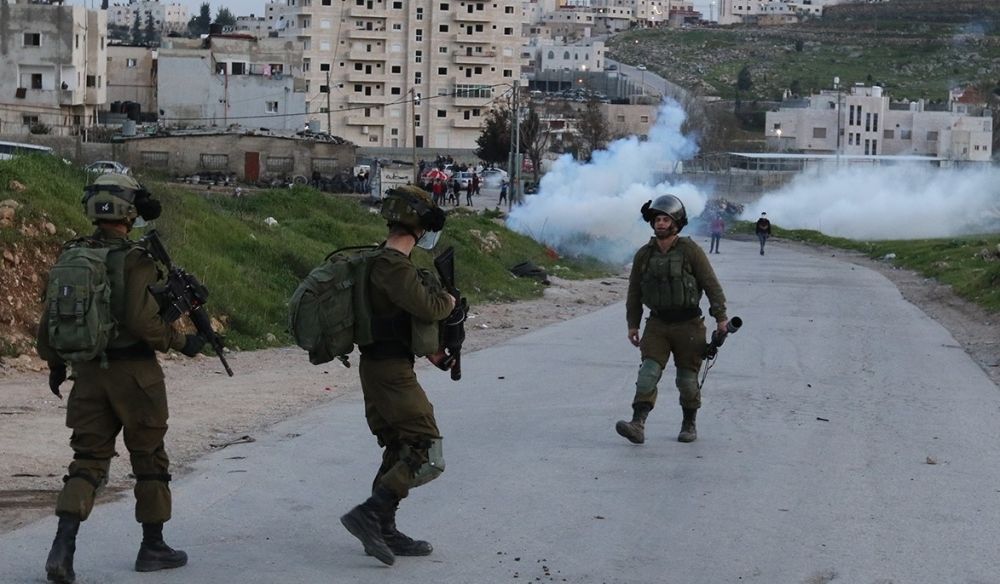 مع مواجهات عنيفة.. استشهاد فلسطيني برصاص الاحتلال جنوب الضفة