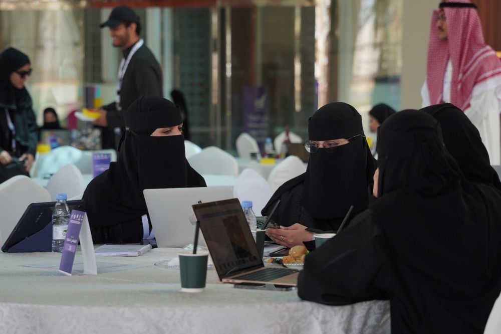 "درونز" تتنافس وروبوتات تتفاعل في انطلاق معرض "روبوكون" بجدة