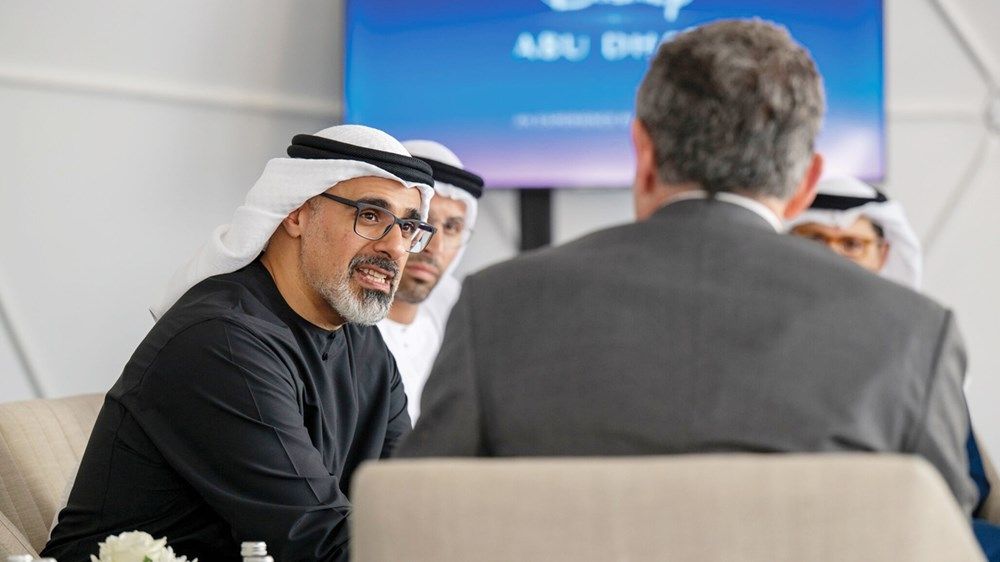 خالد بن محمد بن زايد يشهد الإعلان عن تطوير مشروع عالم ومنتجع ديزني الترفيهي في جزيرة ياس