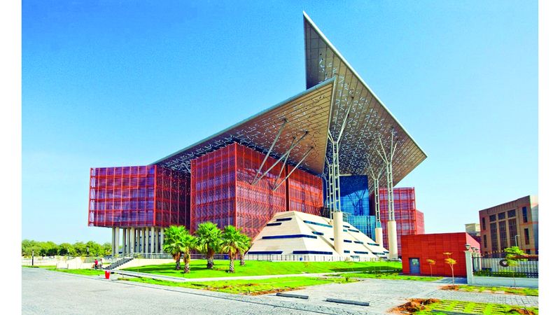 الامارات | امرأة تمنح محتالاً بيانات بطاقتها الائتمانية.. وتخسر 96.9 ألف درهم