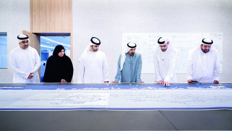 الامارات | أحمد بن سعيد ومنصور بن محمد يطّلعان  على برنامج «إعادة تصميم رحلة المريض»