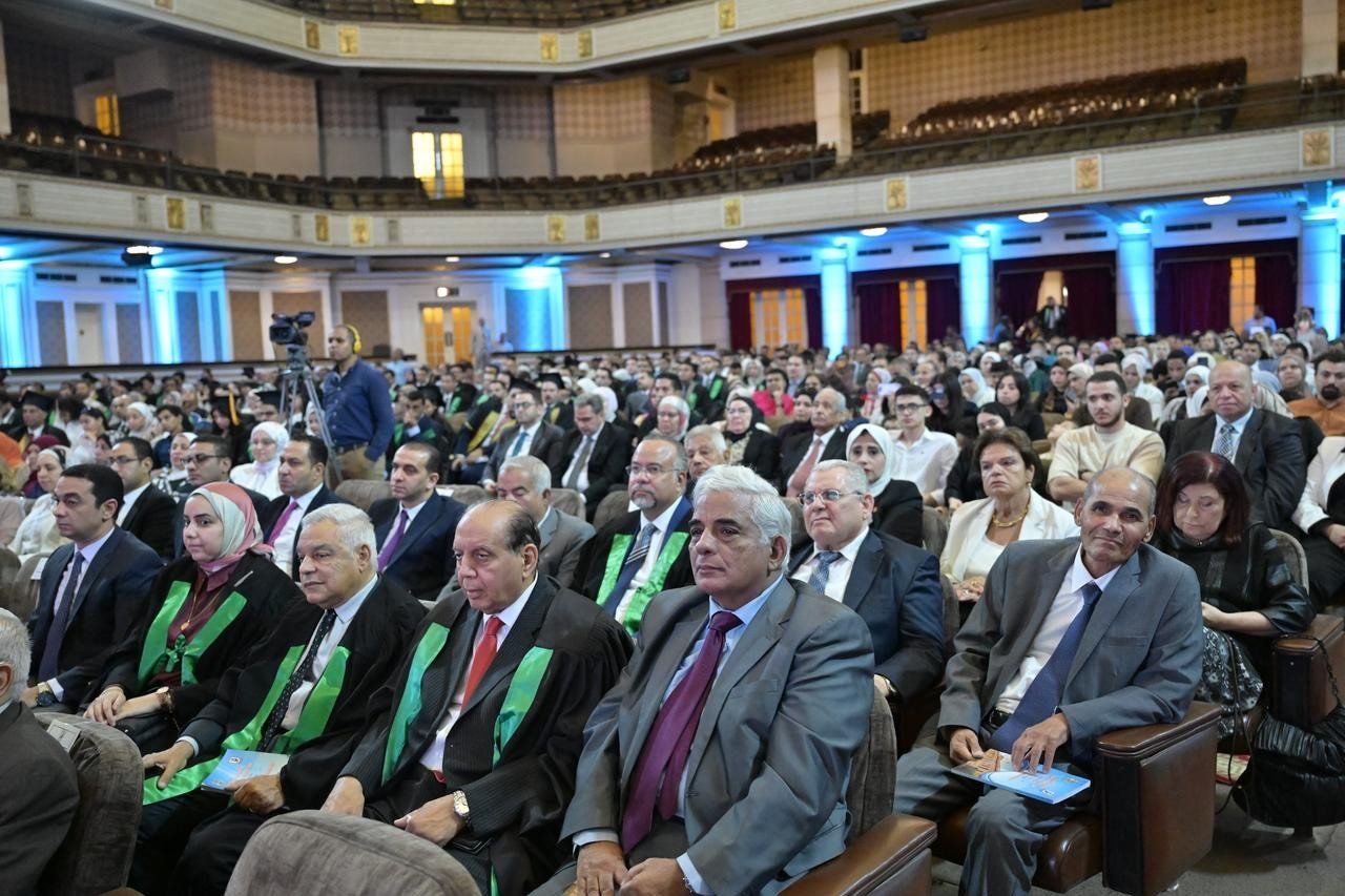 جامعة القاهرة تكرم وزير العدل ورؤساء الهيئات القضائية من خريجيها.. صور