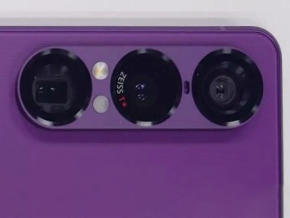 تكنولوجيا: Sony Xperia 1 VII يتفوق على Xiaomi Poco F7 Ultra في اختبارات Geekbench الأولية