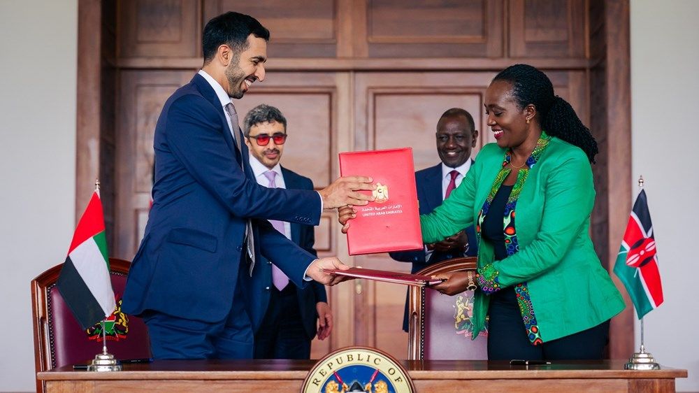 رئيس كينيا يستقبل عبدالله بن زايد ويشهدان توقيع 7 مذكرات تفاهم واتفاقيات بين البلدين