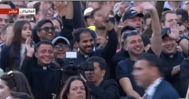 احتفالات بالفاتيكان بعد نجاح الكرادلة فى انتخاب بابا جديد.. فيديو