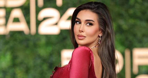 “قمراية وشبهي”.. نجمة قديرة ترشّح ياسمين صبري لسيرتها الذاتية