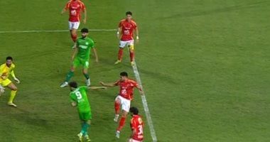 30 دقيقة.. الأهلي ينشط هجومياً.. والمصري يحافظ على التقدم بهدف