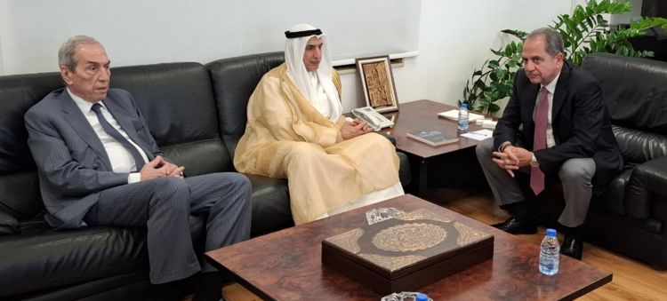 وزير الطاقة بحث مع سفيرة اليونان ومدير عام الصندوق العربي بسبل التعاون