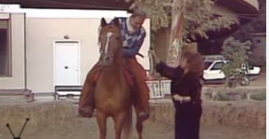 على هامش السيرة وركوب الخيل.. محطات لا تنسى في حياة أحمد مظهر