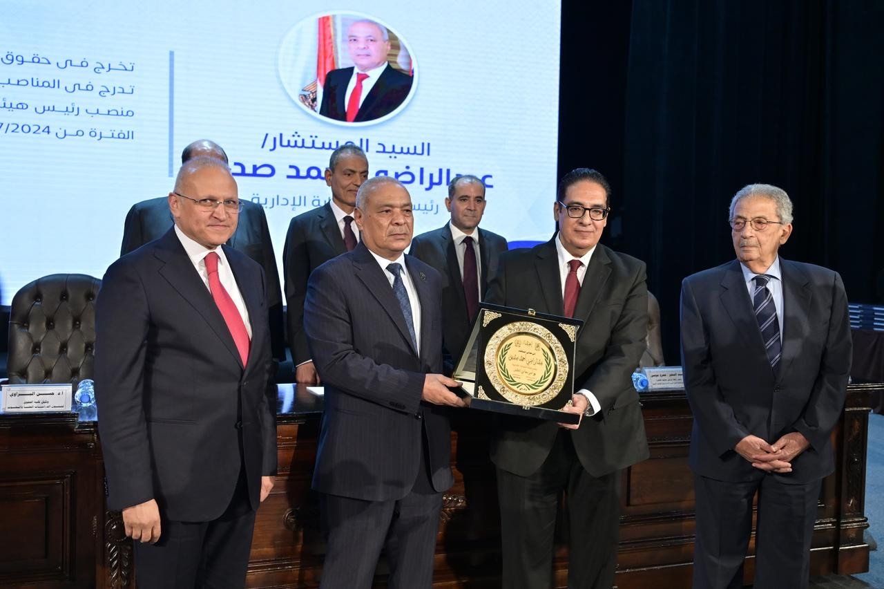 جامعة القاهرة تكرم وزير العدل ورؤساء الهيئات القضائية من خريجيها.. صور