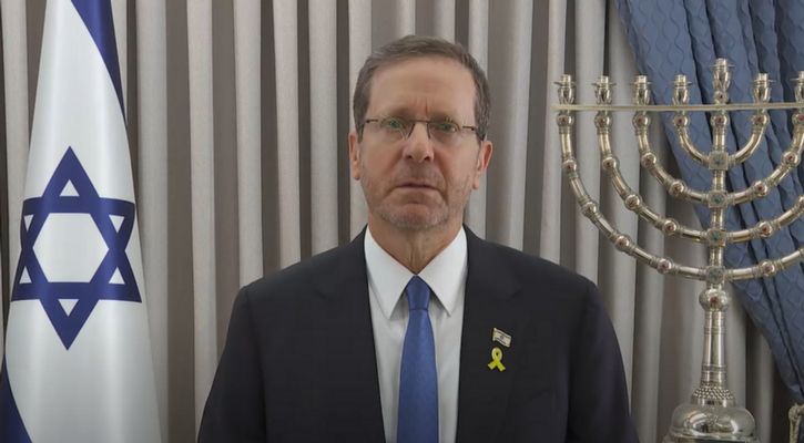 الرئيس الإسرائيلي: اسرائيل تتطلع إلى تعزيز العلاقات مع الفاتيكان بعد انتخاب البابا الجديد