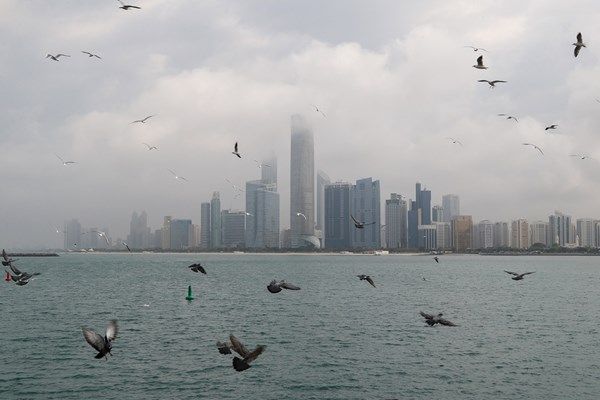 رياح خفيفة إلى معتدلة السرعة غدا