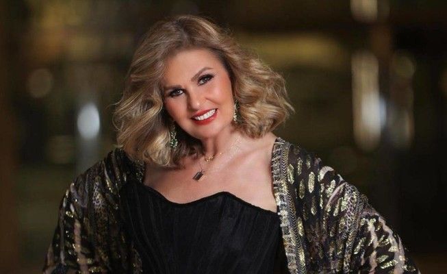 يسرا برسالة مؤثرة إلى بلدها مصر