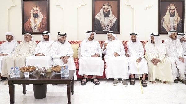 سيف بن زايد يعزي في وفاة محمد سعيد القبيسي