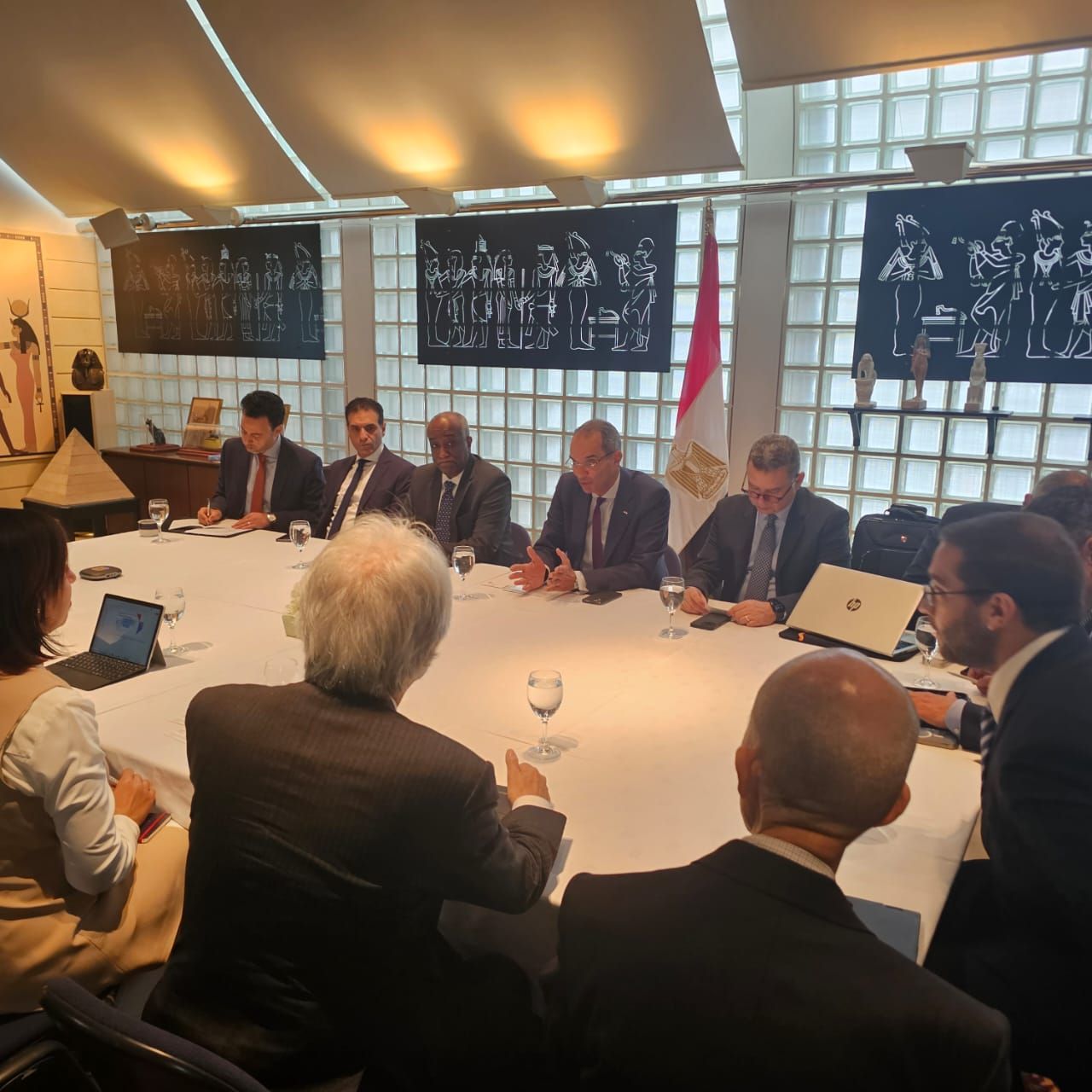 وزير الاتصالات يبحث مع كبرى الشركات اليابانية إنشاء مراكز بحث وتطوير