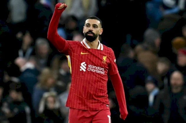 صلاح يفوز بجائزة لاعب العام لرابطة كتاب كرة القدم في إنكلترا للمرة الثالثة