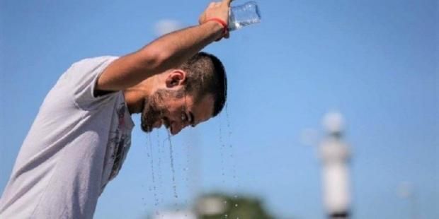 ماذا يحدث للجسم عند التعرض لموجة حر شديدة في أيام الصيف؟