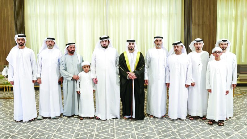 الامارات | أحمد بن محمد يحضر أفراح الحميري والسويدي