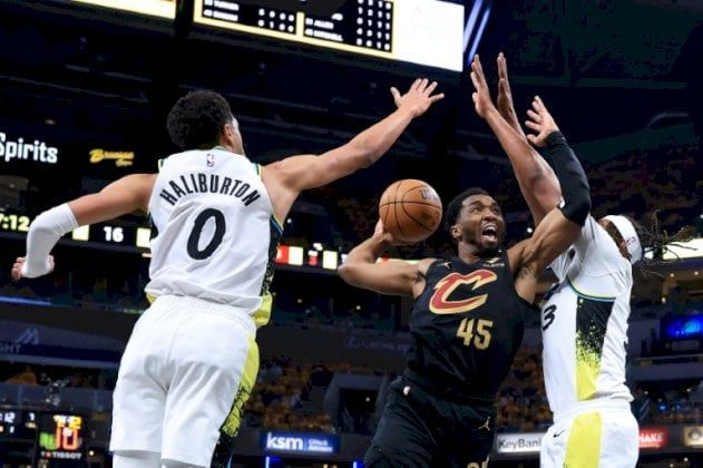 أن بي ايه: الساحر ميتشل يقود كليفلاند إلى تقليص الفارق مع إنديانا