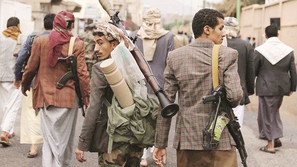 حملات «حوثية» ممنهجة للزج بالشباب في جبهات القتال