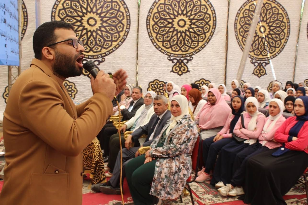 تعليم الجيزة تبدأ تنظيم مراجعات نهائية مجانية لطلاب الشهادة الإعدادية.. صور