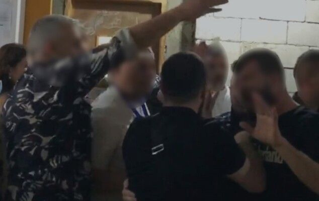 "لادي": فوضى وإشكالات بمركز الاقتراع بمدرسة بخعون وغياب المعازل بأقلام الاقتراع بمدرسة بطرماز