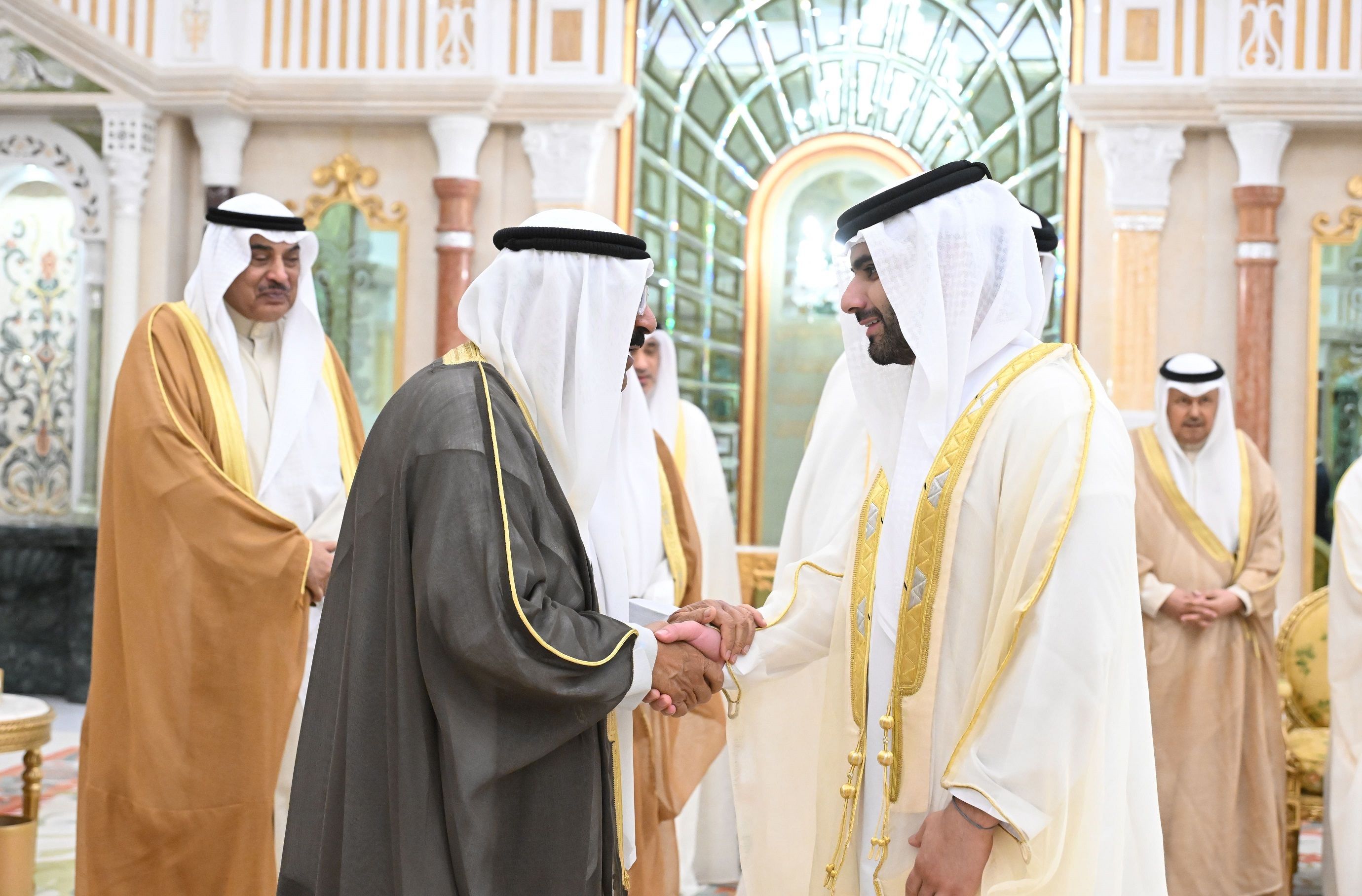 الامارات | أمير الكويت يستقبل منصور بن محمد ويؤكد عمق الروابط الأخوية بين البلدين والشعبين الشقيقين