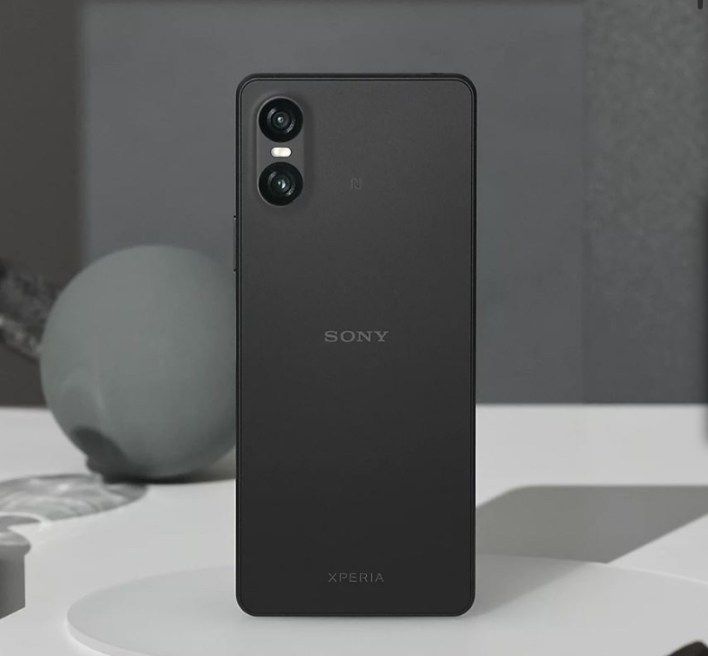 تكنولوجيا: هاتف Sony Xperia جديد كليًا يظهر في تسريب غامض ومثير