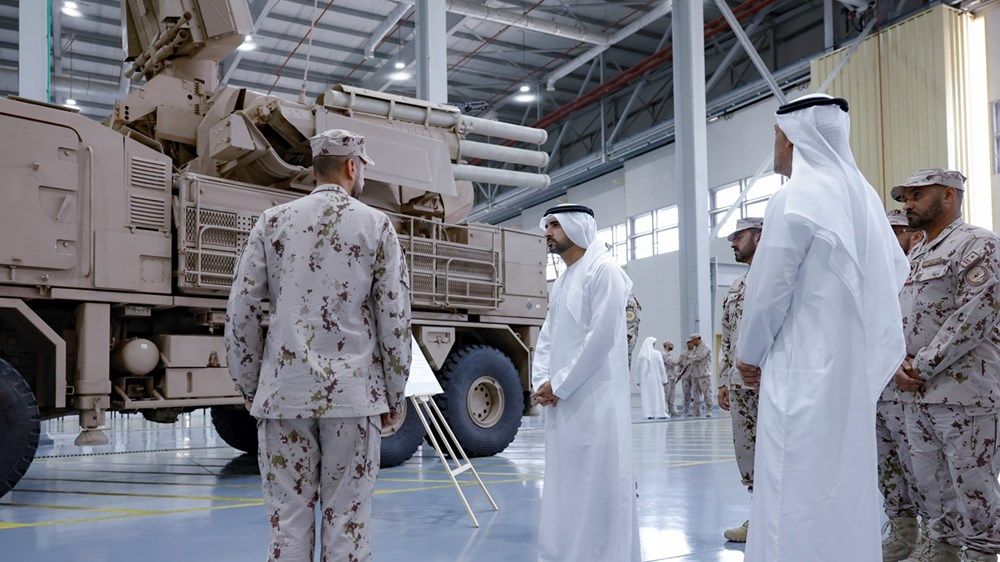 حمدان بن محمد يزور قاعدة الظفرة الجوية ويشيد بجاهزية القوات الجوية والدفاع الجوي وتطور منظومتها