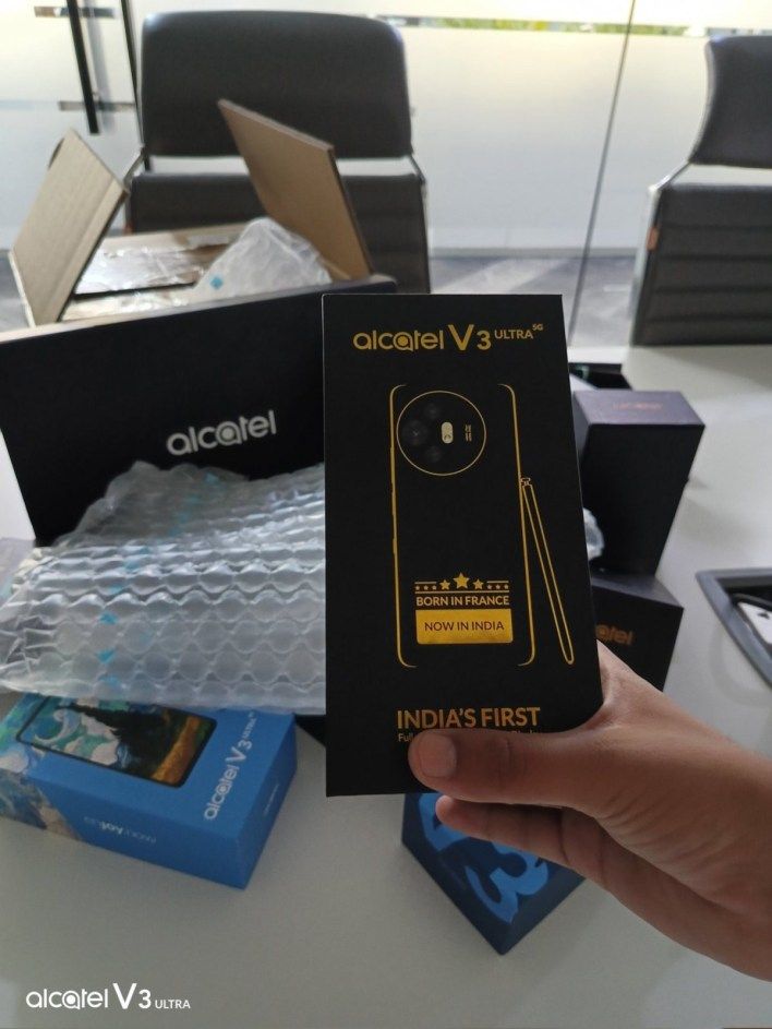 تكنولوجيا: هاتف Alcatel V3 Ultra 5G يقود عودة العلامة بقوة للأسواق