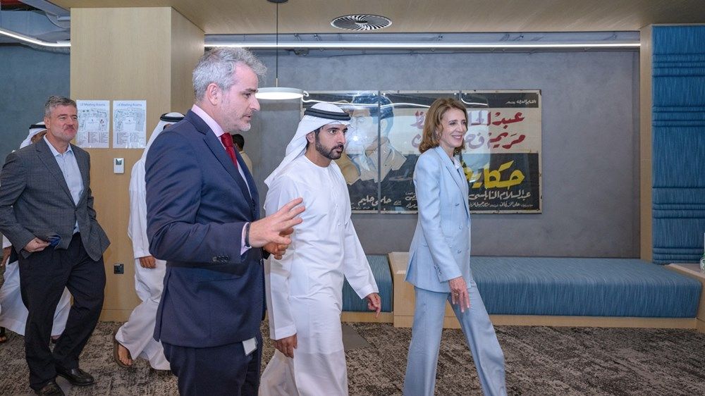 حمدان بن محمد يزور مكاتب «جوجل» في دبي ويطّلع على أحدث مبادراتها في مجال الذكاء الاصطناعي