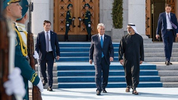 ولي عهد أبوظبي يختتم زيارة رسمية إلى كازاخستان