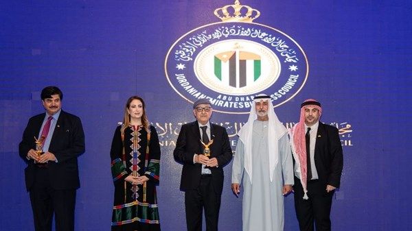 نهيان بن مبارك يحضر احتفالية خاصة بعيد الاستقلال الأردني الـ79