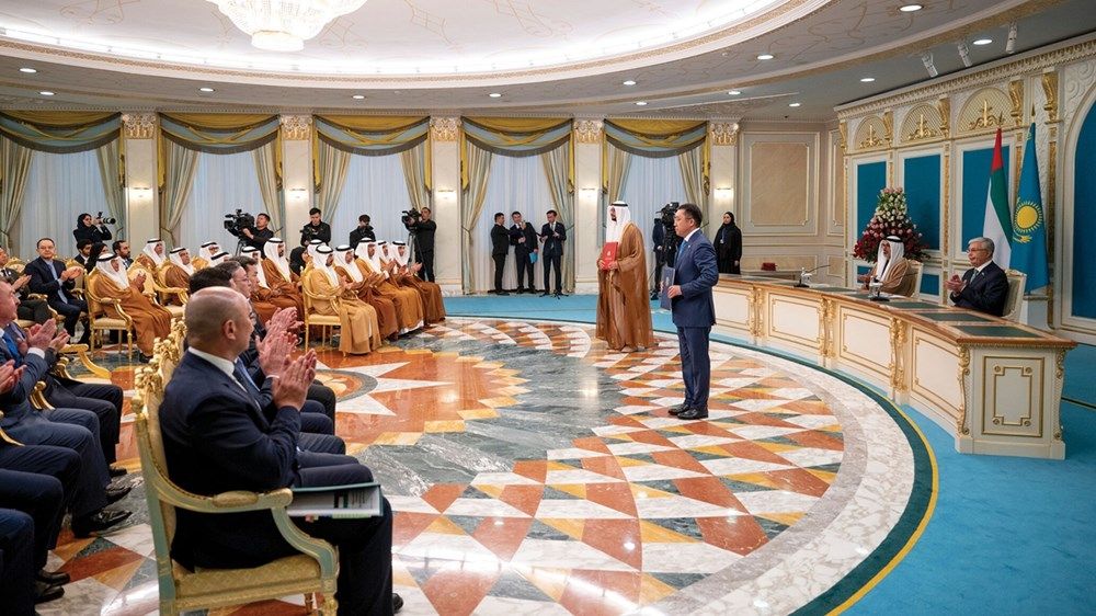 ولي عهد أبوظبي والرئيس الكازاخستاني يبحثان سُبُل تعزيز العلاقات الثنائية