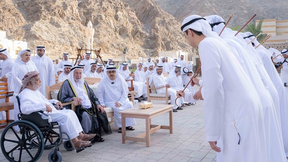حاكم الشارقة يفتتح حارة الزبارة القديمة وشيص التراثية في مدينة خورفكان