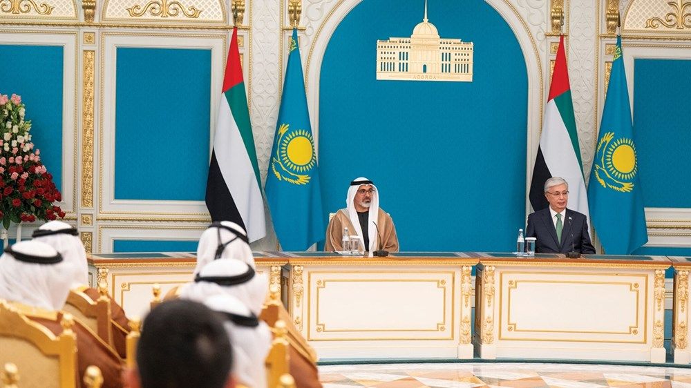 ولي عهد أبوظبي والرئيس الكازاخستاني يبحثان سُبُل تعزيز العلاقات الثنائية
