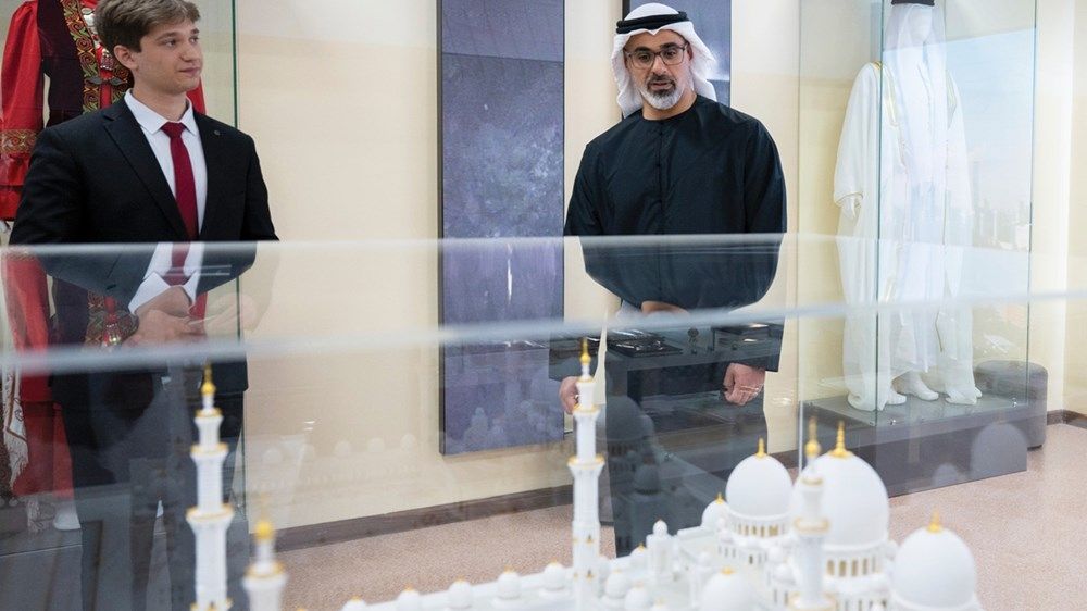 رافقه رئيس كازاخستان.. ولي عهد أبوظبي يزور مدرسة الشيخ خليفة بن زايد آل نهيان في أستانا