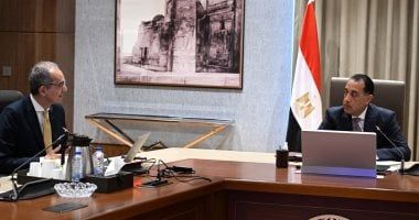 رئيس الوزراء يتابع مع وزير الاتصالات الاستعداد لتنفيذ قانون الرقم القومى العقارى