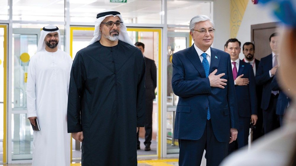 رافقه رئيس كازاخستان.. ولي عهد أبوظبي يزور مدرسة الشيخ خليفة بن زايد آل نهيان في أستانا