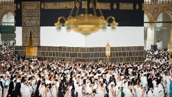 الخليج اليوم .. 1850 حاجا إيرانيا يصلون إلى مكة قادمين من المدينة