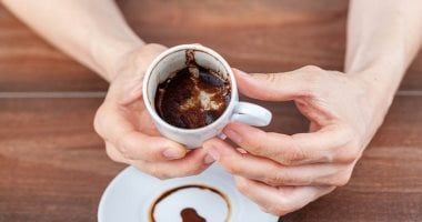10 علاجات تجنب تناولها مع القهوة.. أدوية السكر والضغط أبرزها