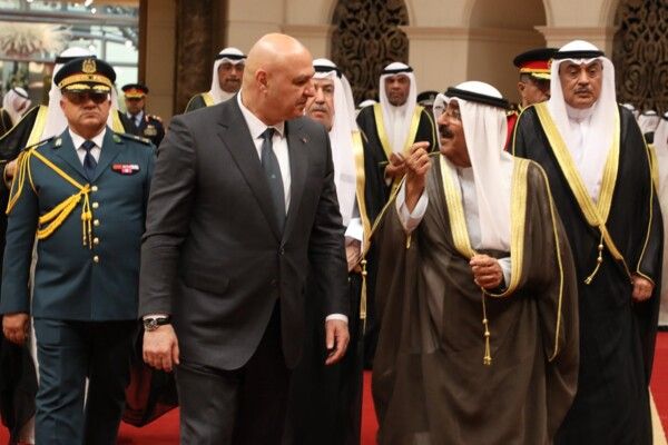 أمير الكويت أكد للرئيس عون حرص الكويت على دعم لبنان وتعزيز العلاقات الكويتية اللبنانية والخليجية