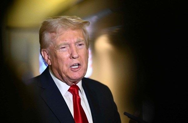 الرئيس الأميركي يصل إلى الرياض وولي العهد السعودي في مقدمة مستقبليه