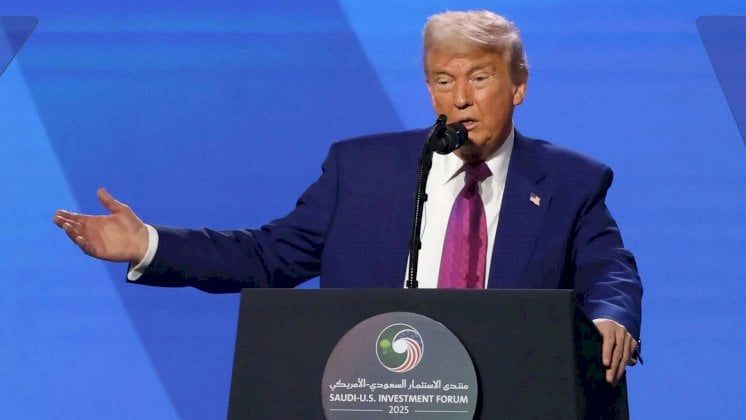 ترامب يعلن رفع العقوبات عن سوريا ويدعو إيران للتفاوض من الرياض