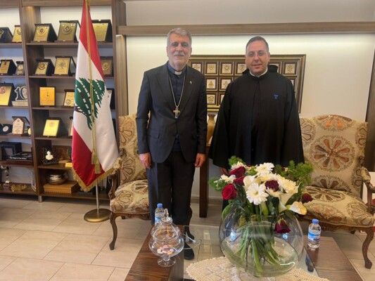 رئيس الهيئة العامة للسينودس الإنجيلي زار المعهد الفني الأنطوني في الدكوانة والتقى الاب بوعبود