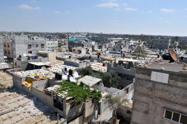 "يسرائيل هيوم": الغارات الإسرائيلية التي طالت خان يونس جنوب غزة كانت تستهدف محمد السنوار