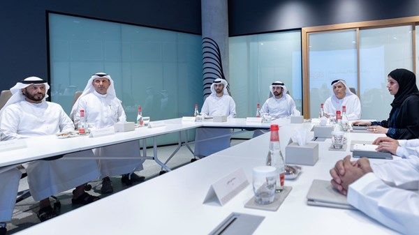 حمدان بن محمد يترأس اجتماع اللجنة العليا للتنمية وشؤون المواطنين في دبي