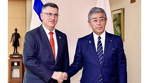 وزير خارجية اليابان يعرب عن قلقه البالغ إزاء الوضع الإنساني في غزة