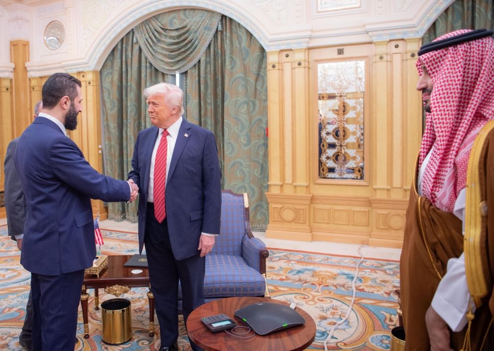 ناقش مستقبل دمشق.. تفاصيل لقاء ولي العهد والرئيسين الأمريكي والسوري